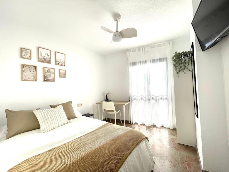 Beautiful & Sunny Apartment マラガ エクステリア 写真