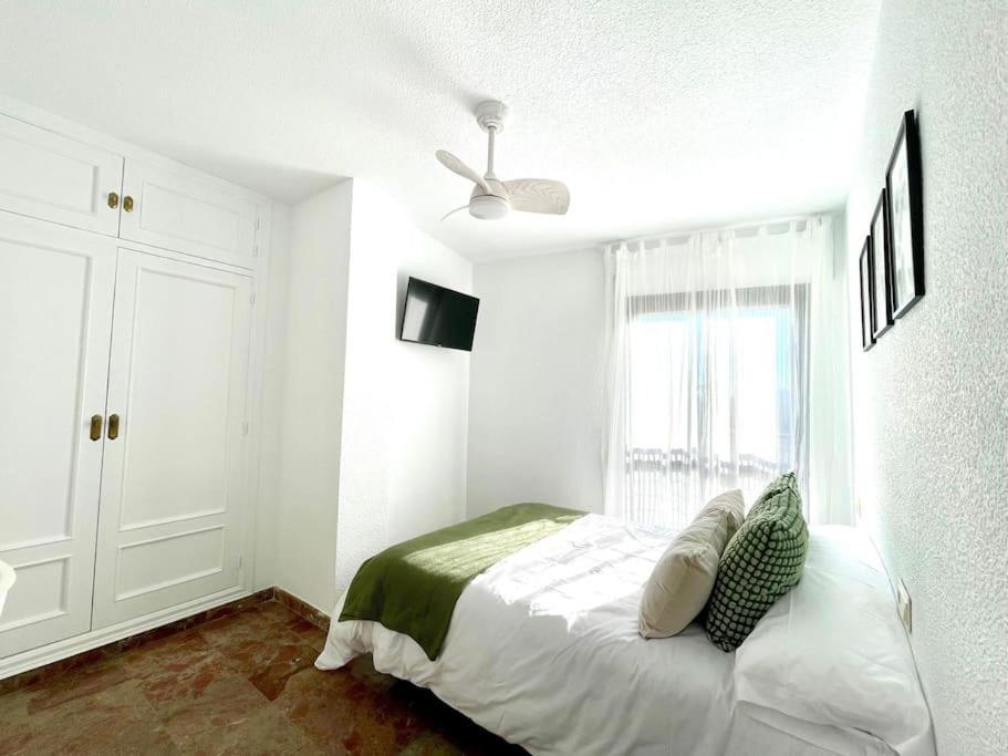 Beautiful & Sunny Apartment マラガ エクステリア 写真