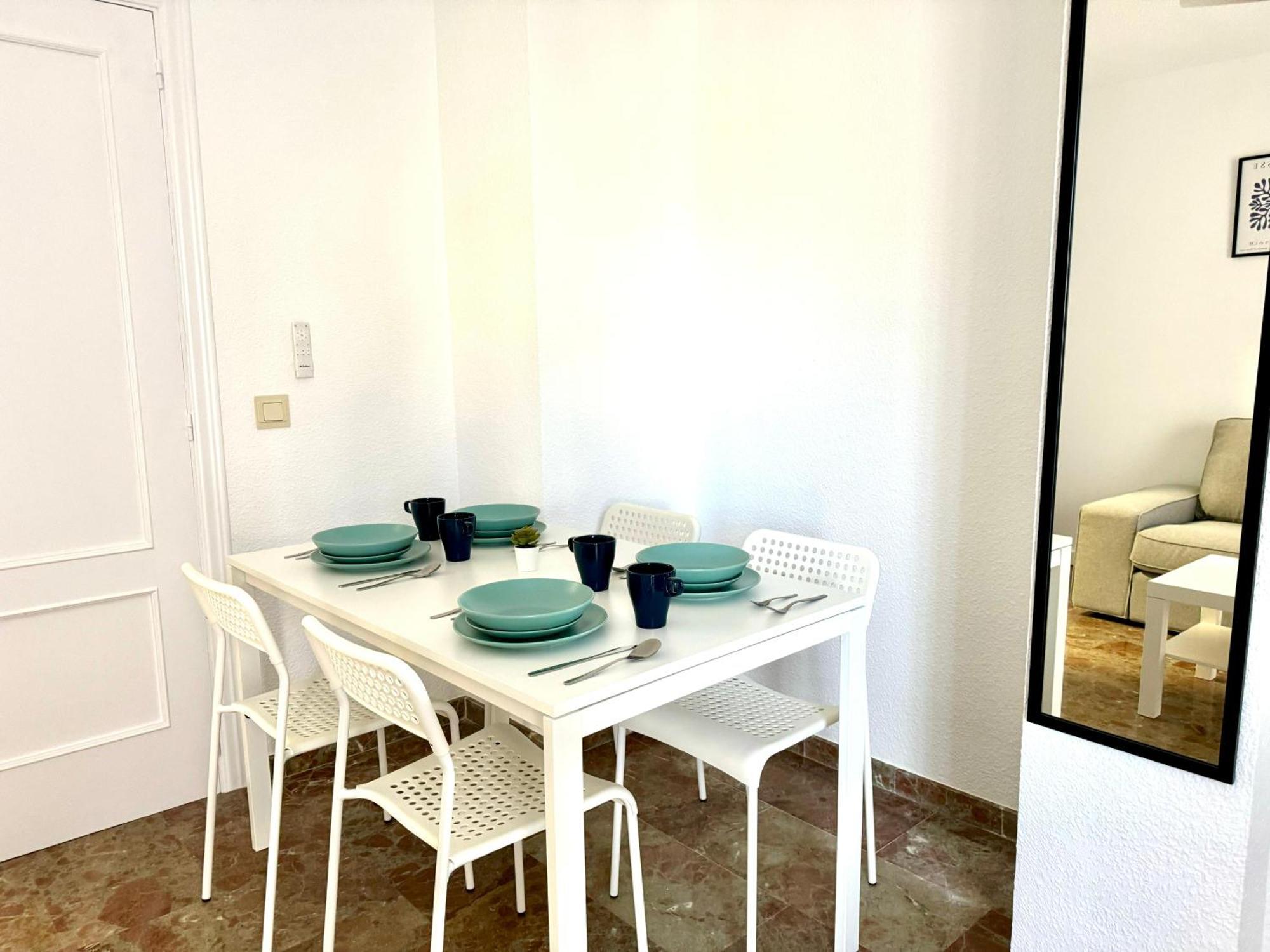 Beautiful & Sunny Apartment マラガ エクステリア 写真