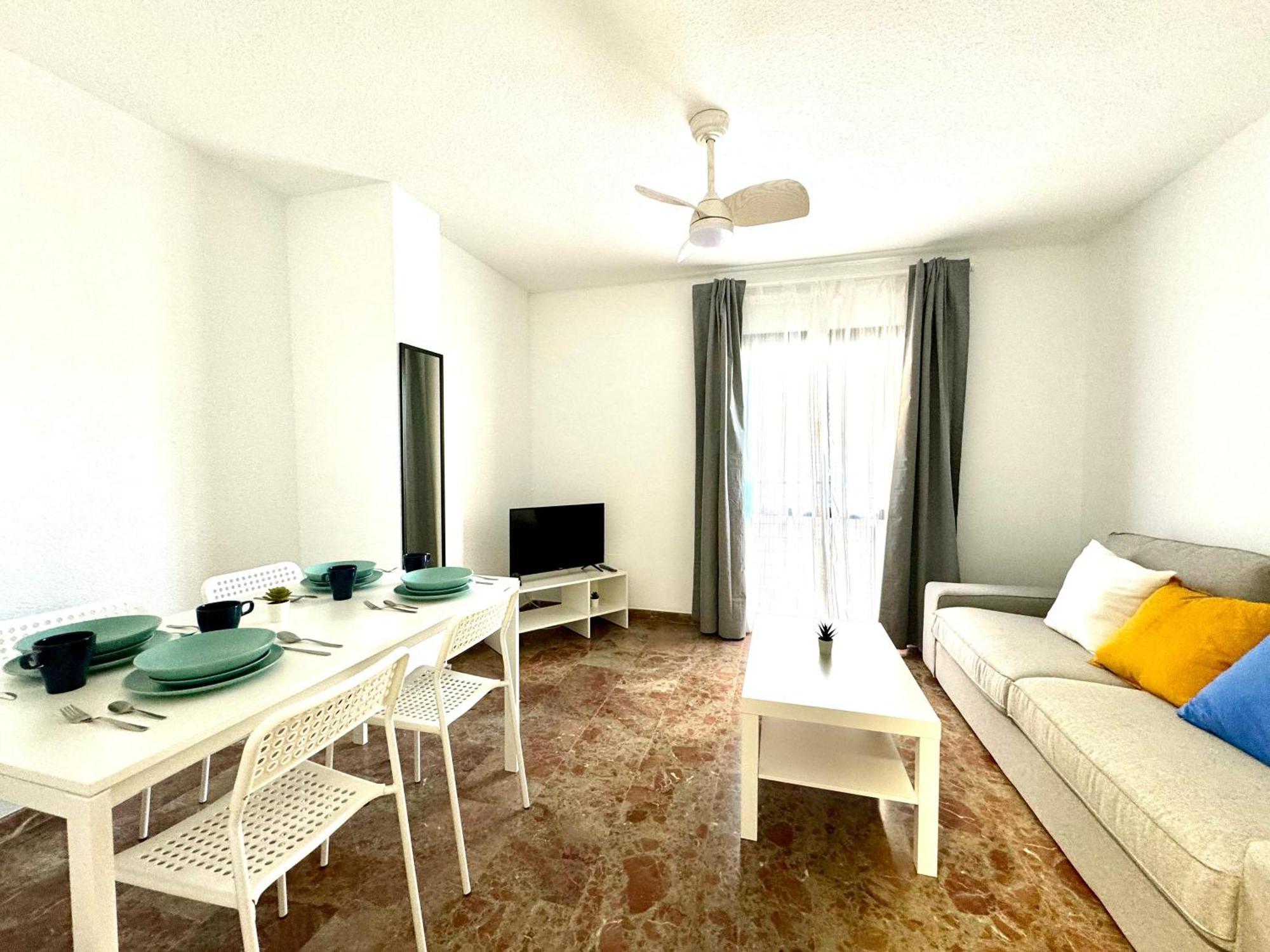 Beautiful & Sunny Apartment マラガ エクステリア 写真